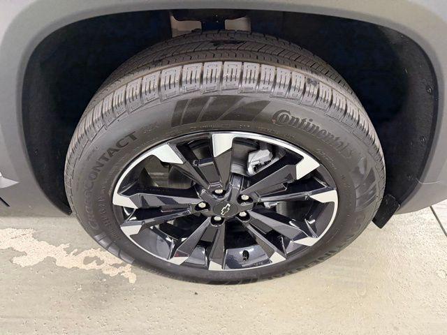 new 2026 Chevrolet Equinox car, priced at $36,695