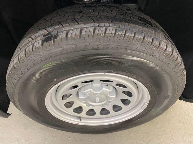 new 2025 GMC Sierra 1500 car, priced at $39,895