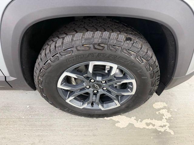 new 2026 Chevrolet Equinox car, priced at $37,680