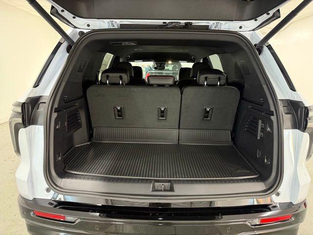 new 2026 Chevrolet Traverse car, priced at $57,179