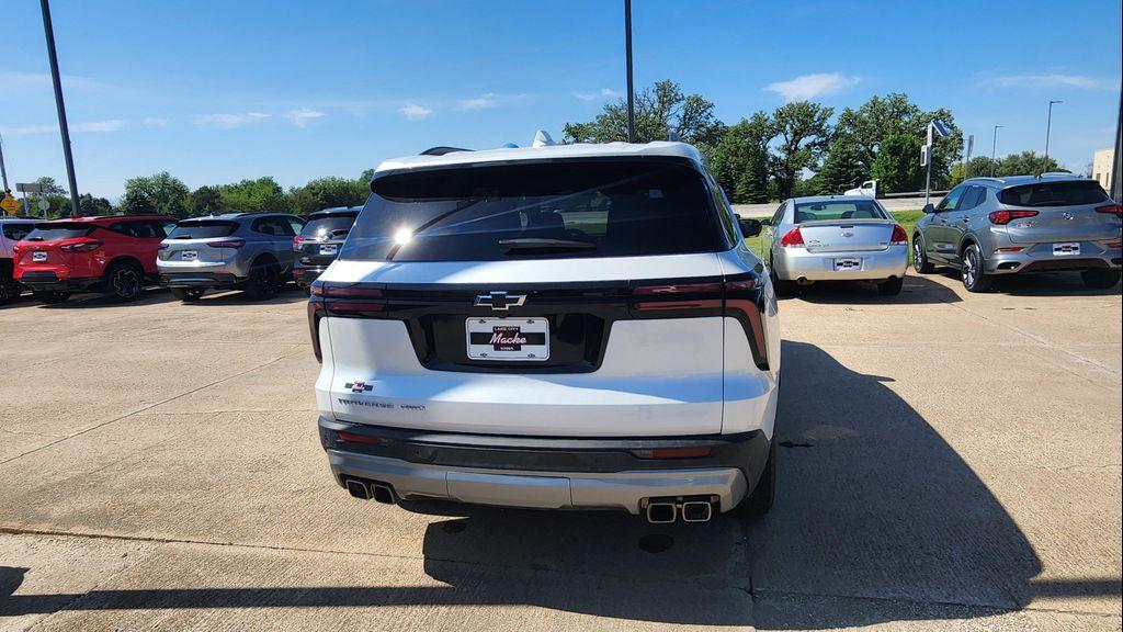 used 2025 Chevrolet Traverse car, priced at $41,900