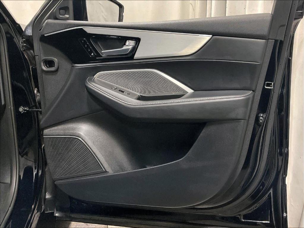 used 2023 Acura MDX car, priced at $39,250