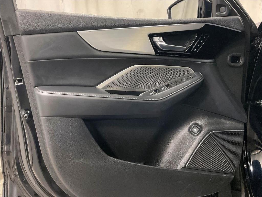 used 2023 Acura MDX car, priced at $39,250