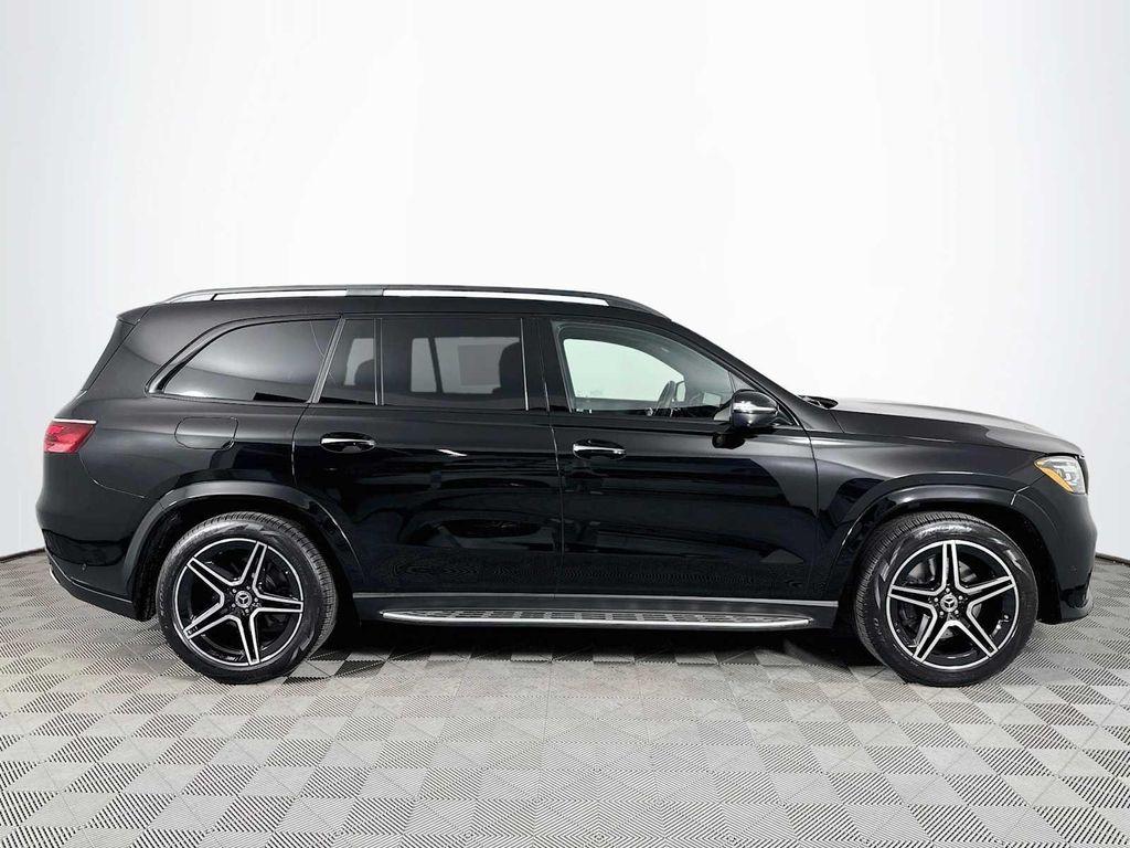 Mercedes-Benz GLS view 4