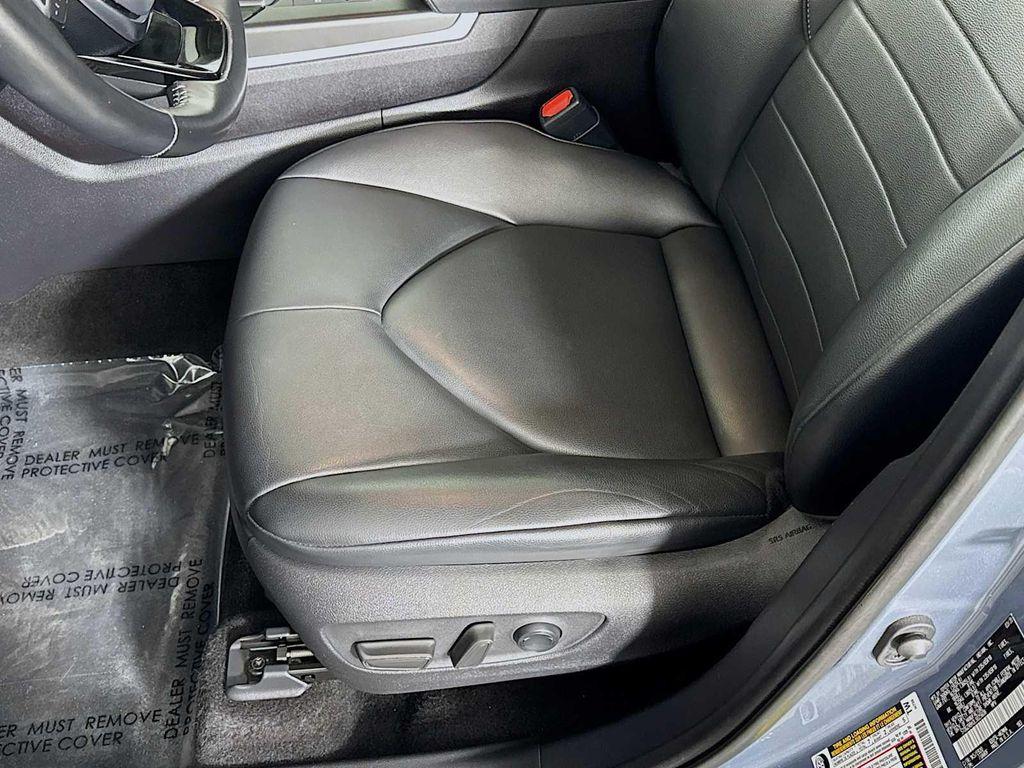 2020 Moon Dust Toyota Highlander