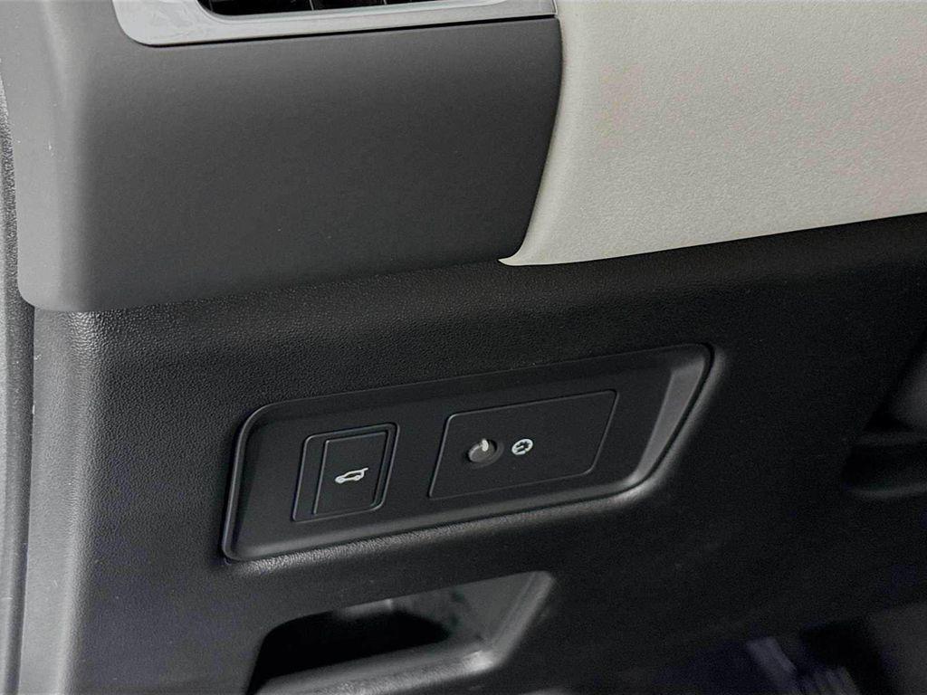 new 2025 Land Rover Discovery car, priced at $64,745