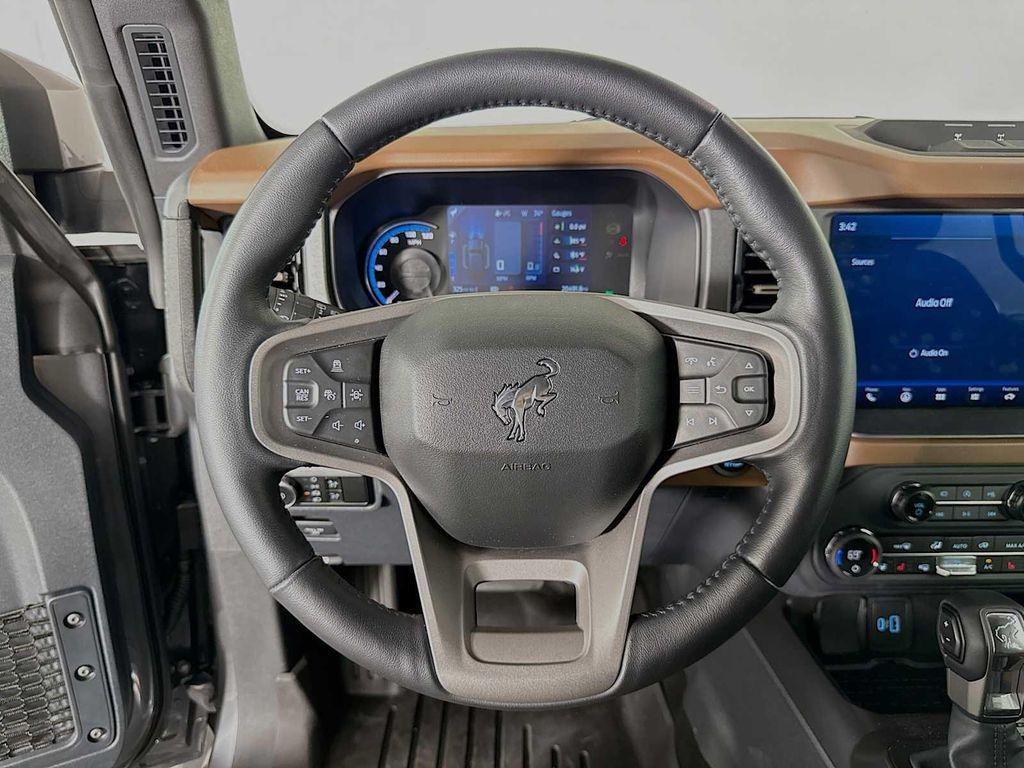 used 2024 Ford Bronco car, priced at $45,998