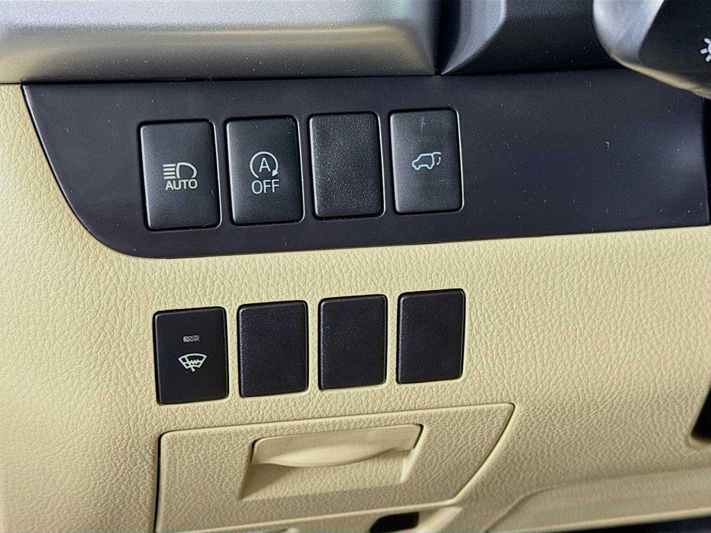 used 2019 Toyota Highlander car, priced at $26,498