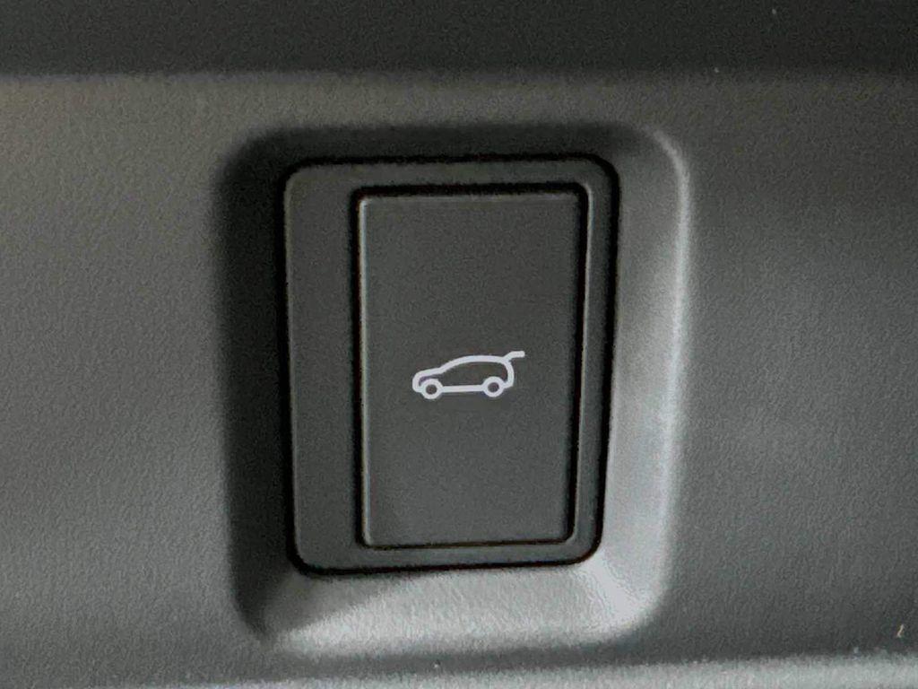 new 2025 Land Rover Discovery Sport car, priced at $55,238