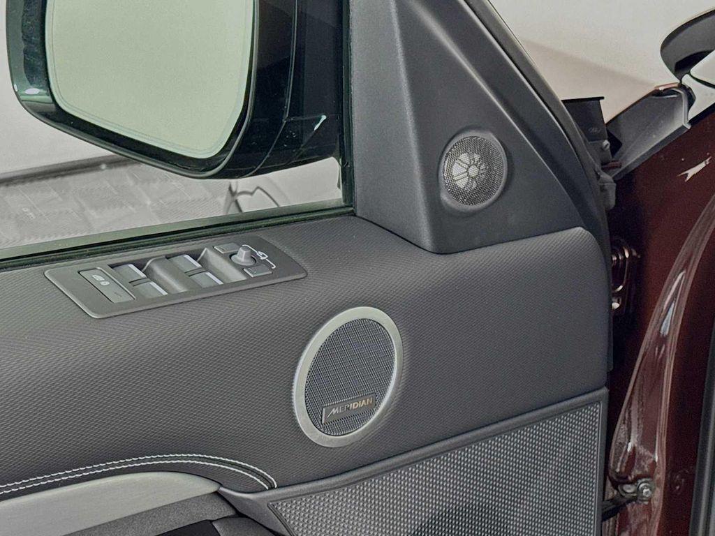 new 2026 Land Rover Discovery car