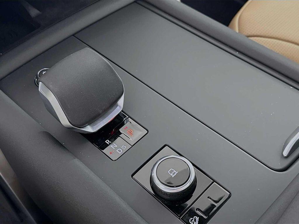 new 2026 Land Rover Discovery car, priced at $80,741