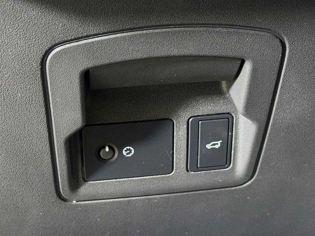 used 2022 Land Rover Range Rover Velar car, priced at $35,998