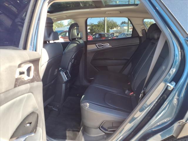 used 2023 Kia Sportage Hybrid car, priced at $25,555