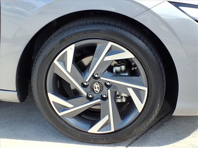 new 2025 Hyundai Elantra car, priced at $25,902