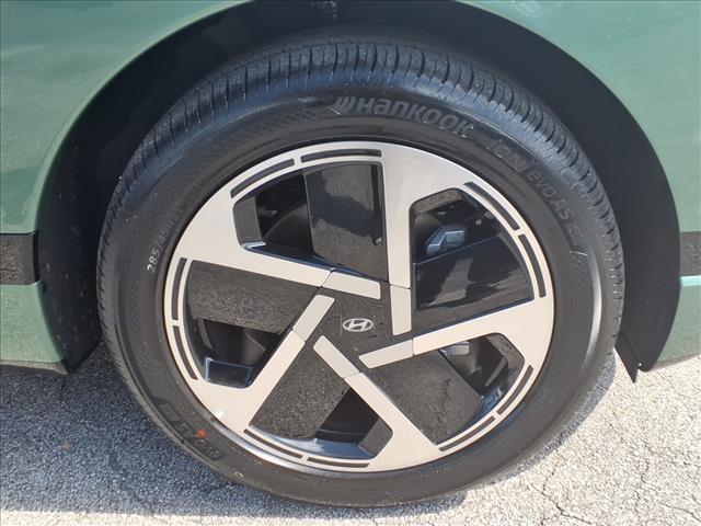 new 2026 Hyundai IONIQ 9 car, priced at $77,280