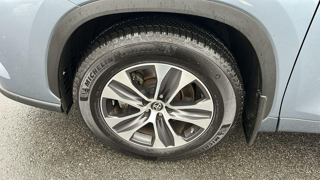 used 2020 Toyota Highlander car, priced at $27,990
