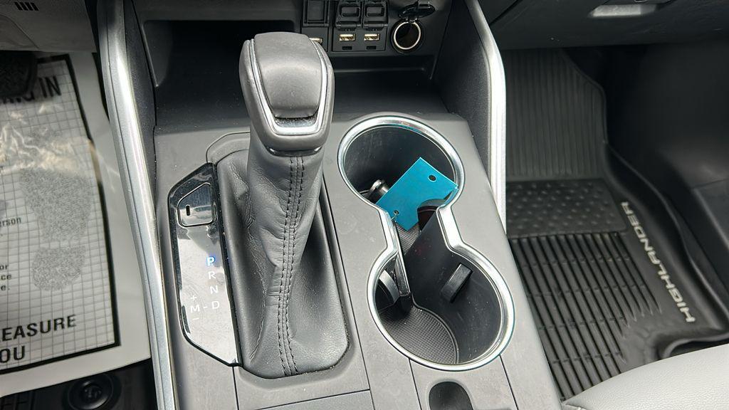 used 2020 Toyota Highlander car, priced at $27,990