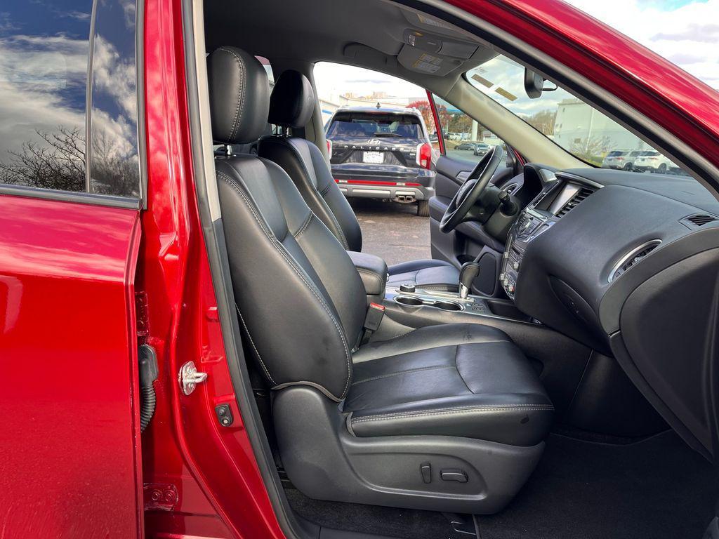 used 2019 Nissan Pathfinder car