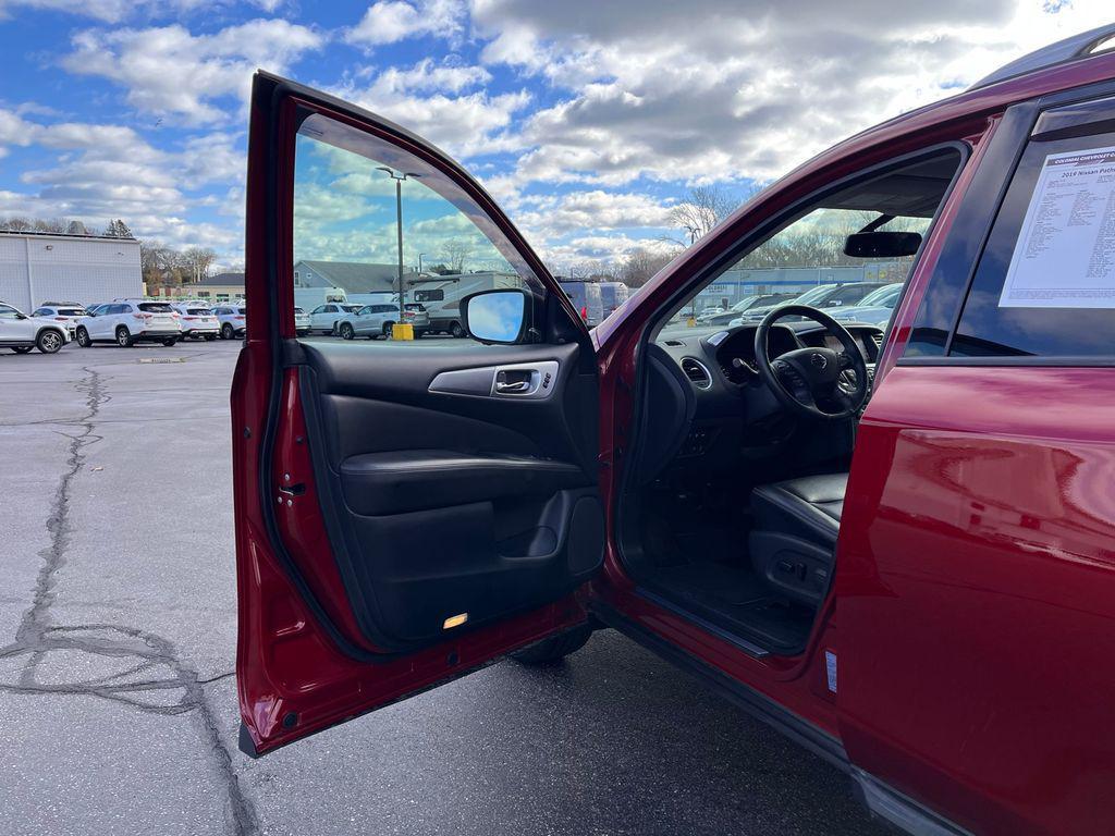 used 2019 Nissan Pathfinder car