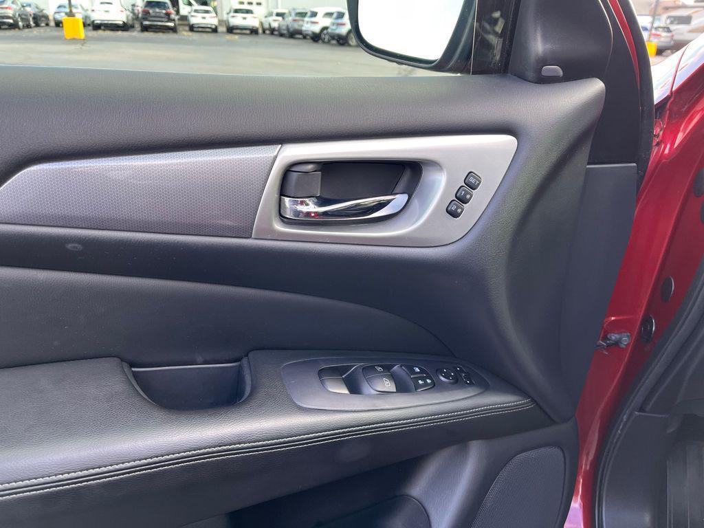 used 2019 Nissan Pathfinder car