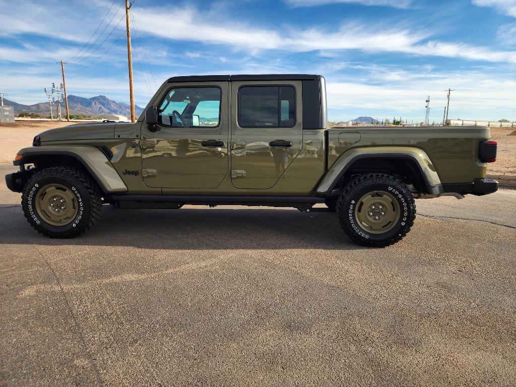 new 2026 Jeep Gladiator car, priced at $47,932