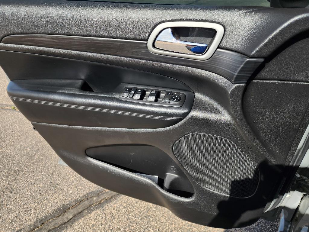 used 2021 Jeep Grand Cherokee car, priced at $21,358