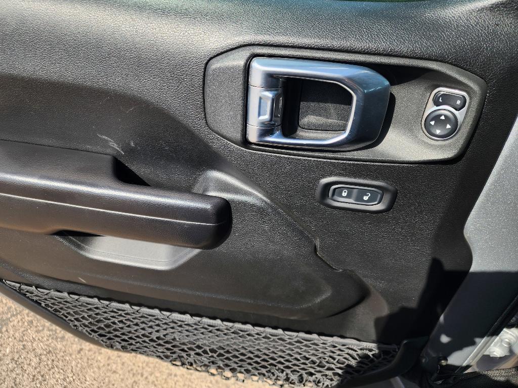 used 2021 Jeep Gladiator car, priced at $37,663