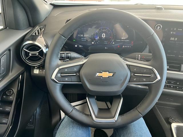 new 2026 Chevrolet Equinox car, priced at $32,595