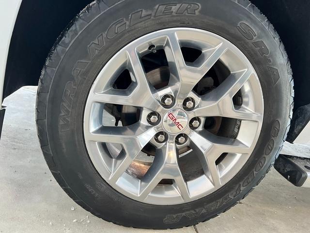 used 2017 GMC Yukon XL car, priced at $18,995