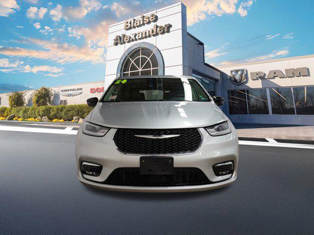 used 2024 Chrysler Pacifica car, priced at $27,000