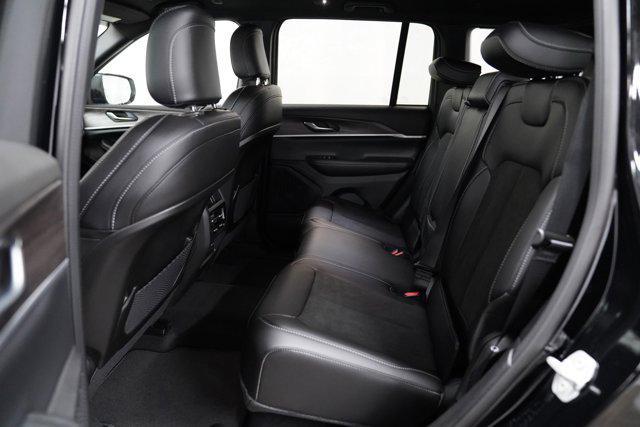 new 2026 Jeep Grand Cherokee car, priced at $45,575