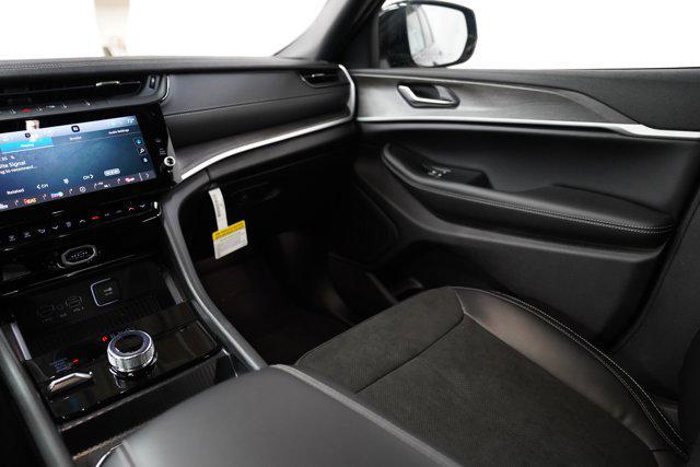 new 2026 Jeep Grand Cherokee car, priced at $46,750