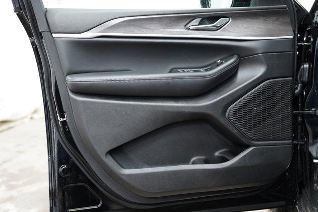 new 2026 Jeep Grand Cherokee car, priced at $46,750