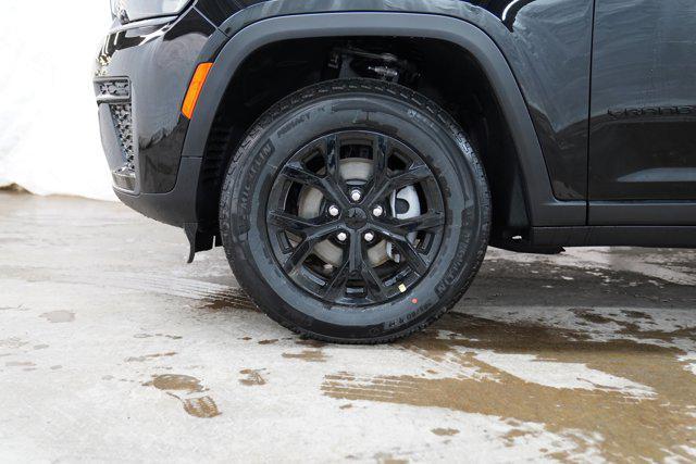 new 2026 Jeep Grand Cherokee car, priced at $46,750