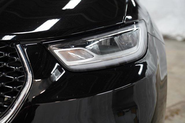 used 2024 Chrysler Pacifica car, priced at $31,000