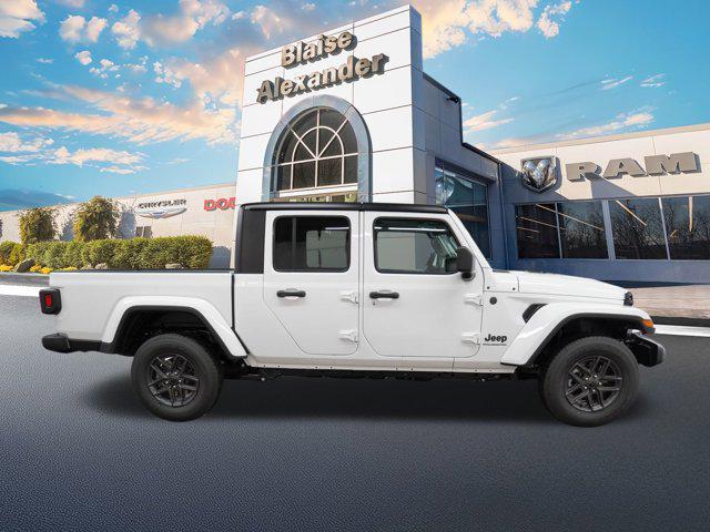 new 2025 Jeep Gladiator car, priced at $44,541