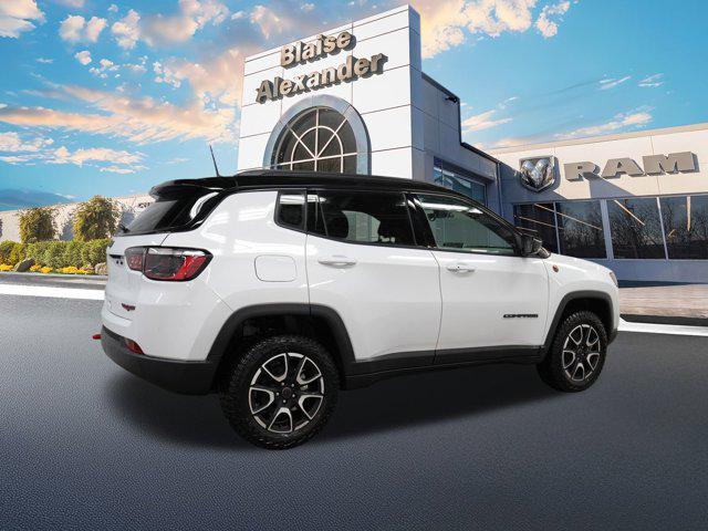 new 2026 Jeep Compass car, priced at $33,757