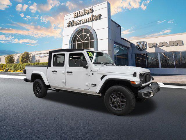 used 2024 Jeep Gladiator car, priced at $33,000