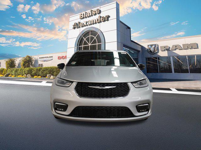 new 2026 Chrysler Pacifica car, priced at $41,572