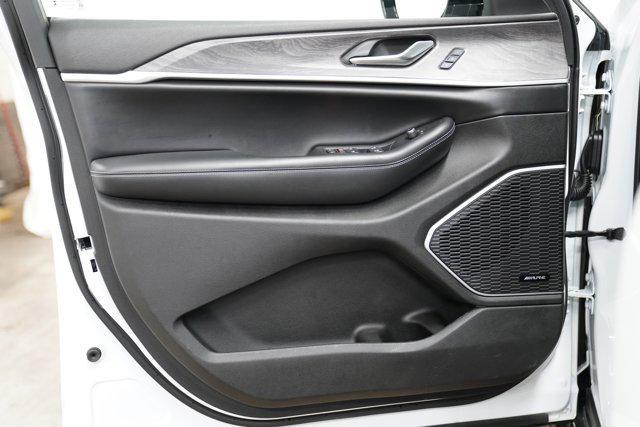 used 2022 Jeep Grand Cherokee car, priced at $29,500