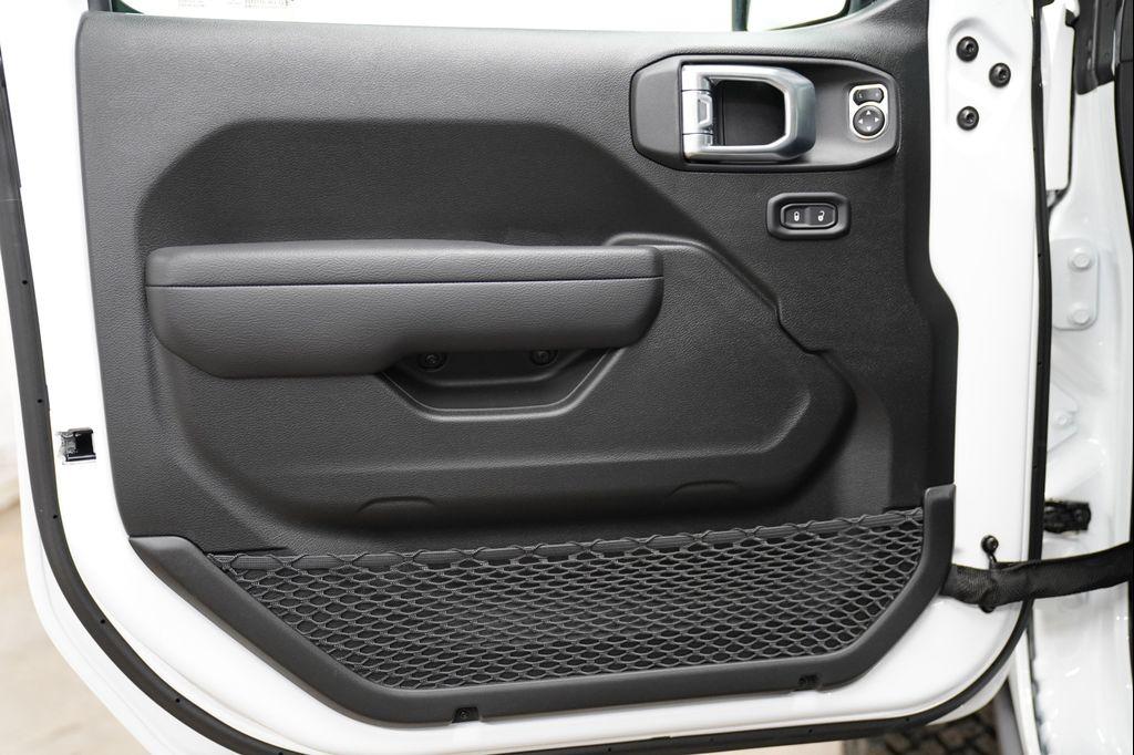 new 2026 Jeep Wrangler car, priced at $46,821