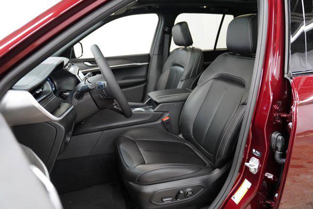 new 2026 Jeep Grand Cherokee car, priced at $47,713