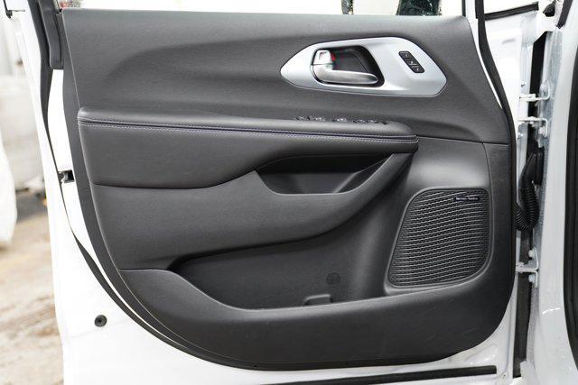 new 2026 Chrysler Pacifica car, priced at $51,185