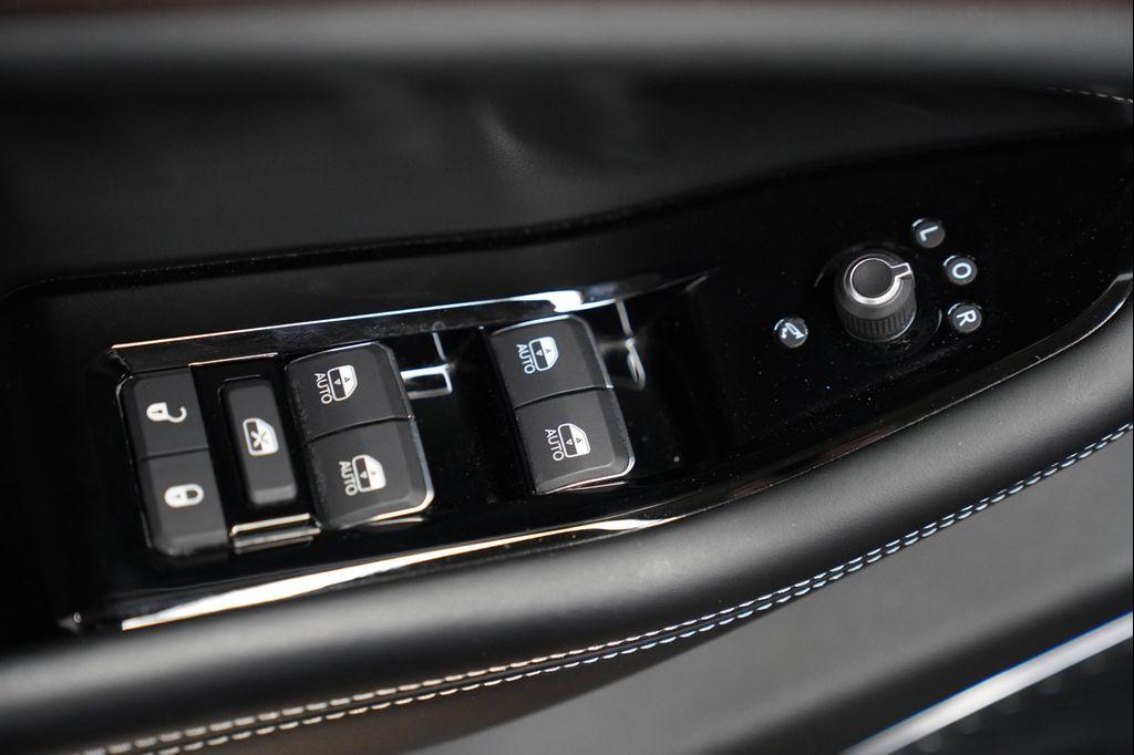 used 2022 Jeep Grand Cherokee car, priced at $37,090