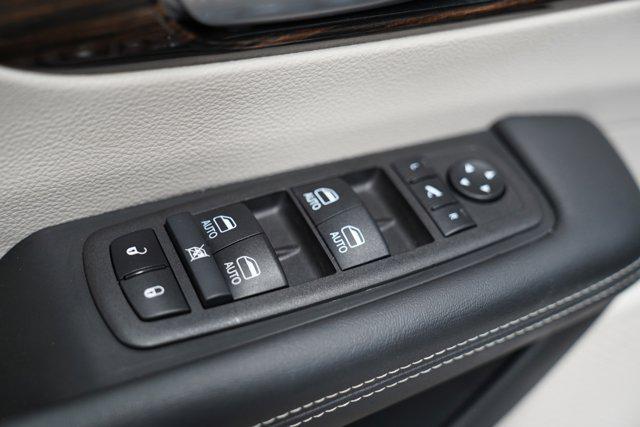 used 2024 Chrysler Pacifica car, priced at $33,000