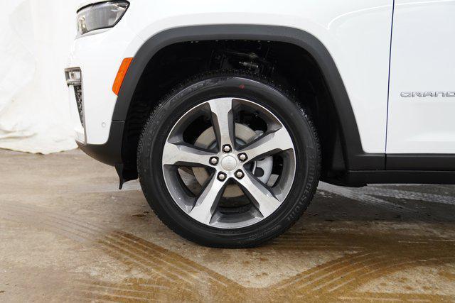 new 2026 Jeep Grand Cherokee car, priced at $49,671