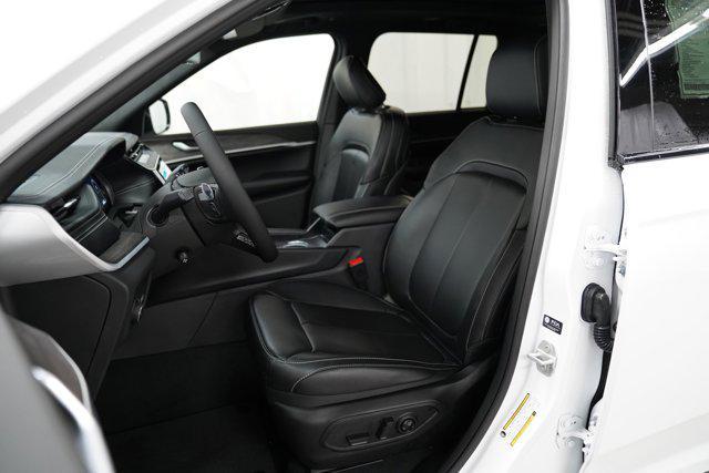 new 2026 Jeep Grand Cherokee car, priced at $49,671