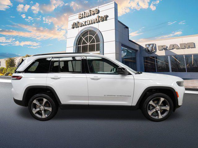 new 2026 Jeep Grand Cherokee car, priced at $49,671