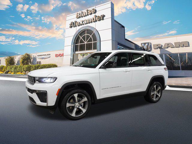 new 2026 Jeep Grand Cherokee car, priced at $49,671