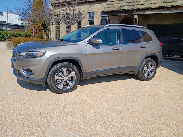 used 2019 Jeep Cherokee car, priced at $15,959